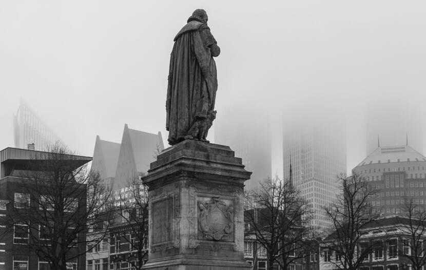 Het Plein in den Haag met beeld van Willem van Oranje