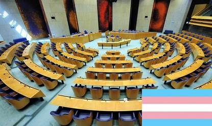 Raadszaal met transgendervlag